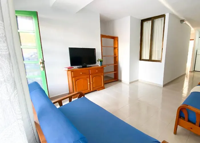 Jema, A Un Paso De La Playa